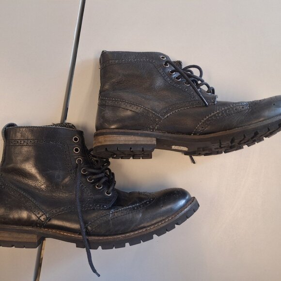 Jeffery Tyler Men's Leather wing-tip boots. Size 9. - Picture 2 of 4